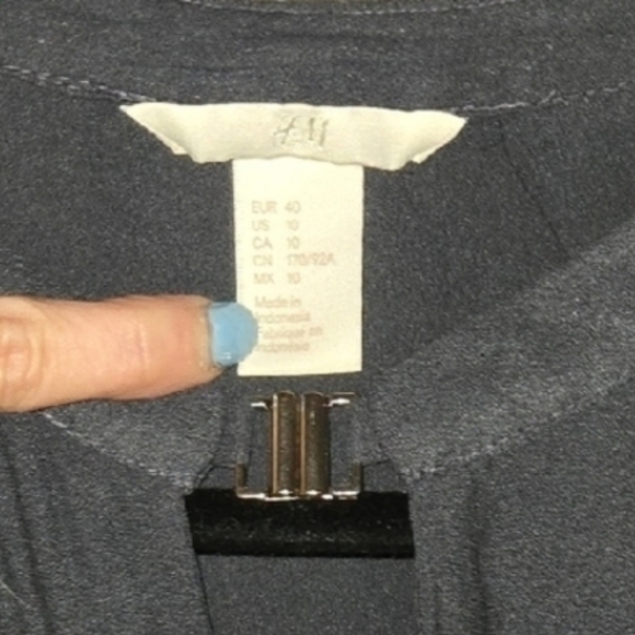 H&M Black Ruffled Sleeveless Blouse Size 10 Medieval Vintage Flowy Whimsygoth - Picture 4 of 5